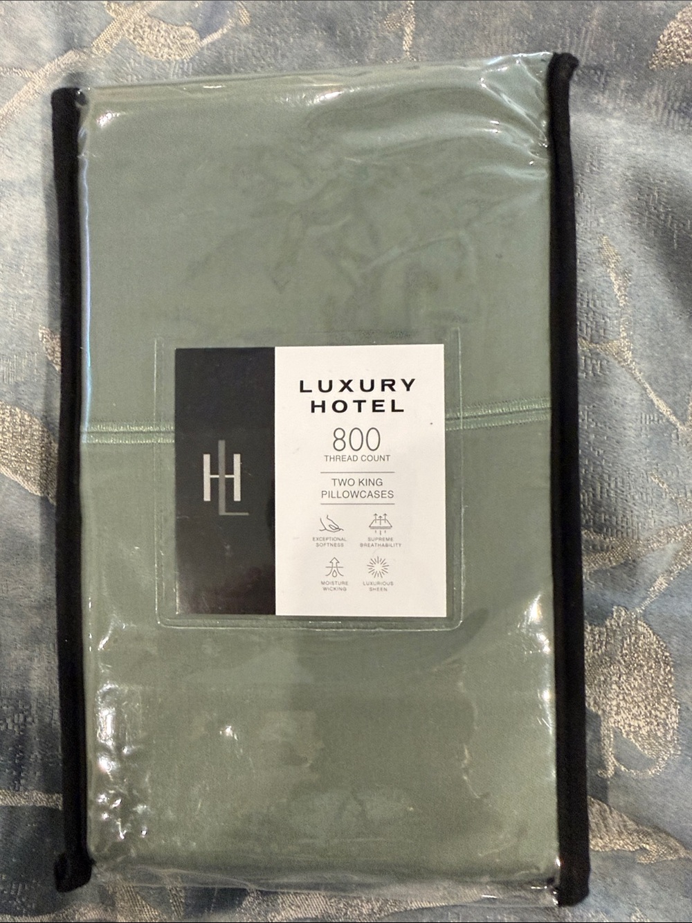 Luxury Hotel Dillard’s 800 Thread Count King Pillowcases in Sage Green